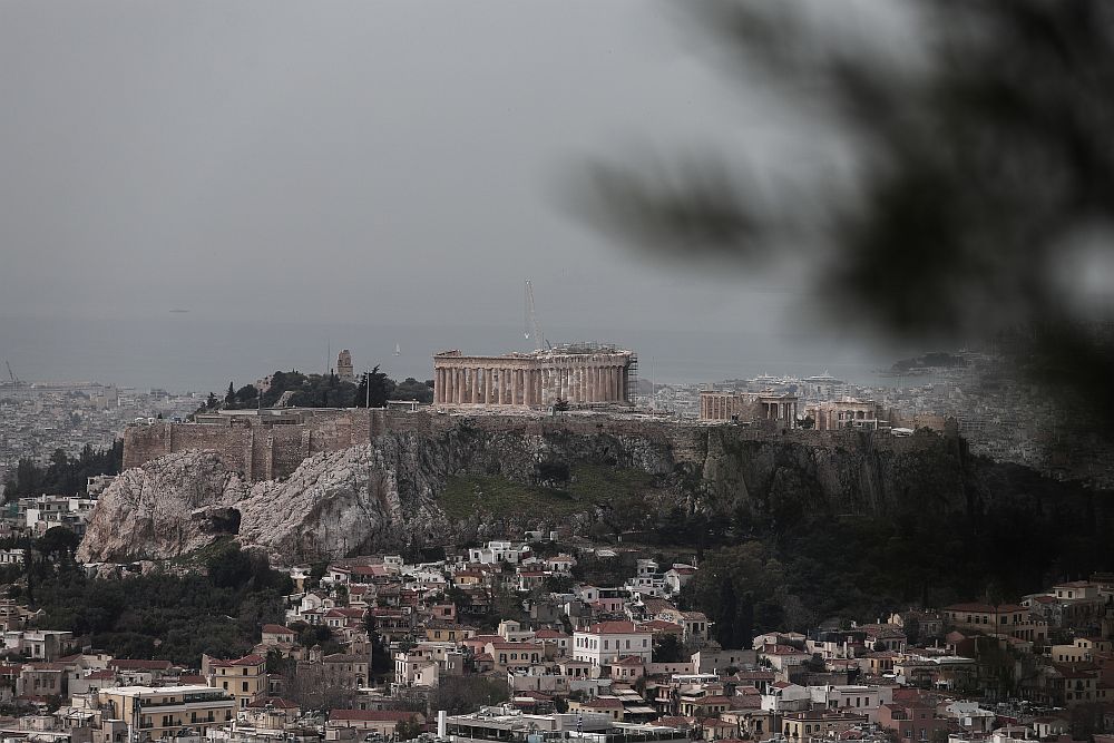 Καιρός: Αφρικανική σκόνη και έως 22 βαθμούς ο υδράργυρος