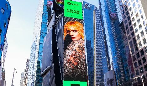 Η Ελεωνόρα Ζουγανέλη σε billboard στην Times Square στη Νέα Υόρκη