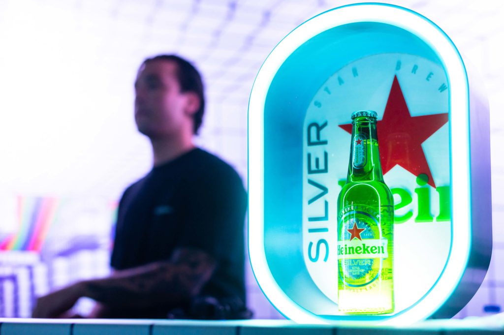 Η νέα Heineken® Silver «βγαίνει» από το Metaverse και προσγειώνεται.. In Real Life!