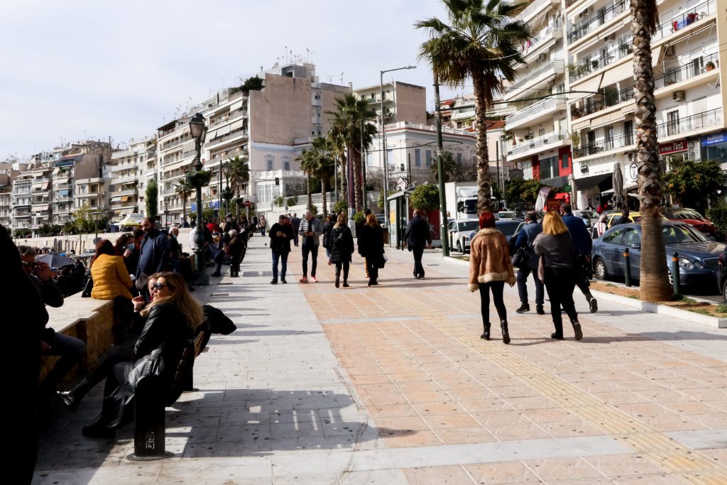 Ανυποχώρητη η πανδημία: 5.130 κρούσματα, 33 νεκροί, 211 διασωληνωμένοι