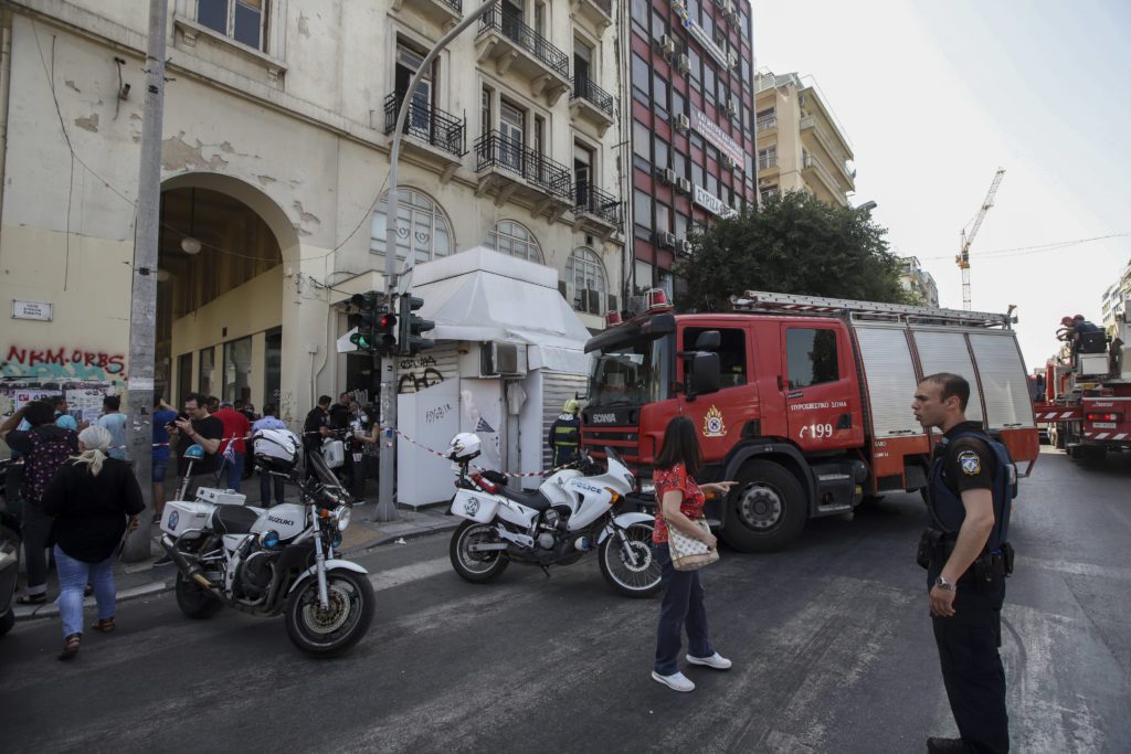 Φωτιά στο Βιοτεχνικό Επιμελητήριο Θεσσαλονίκης: Δύο διασωληνωμένοι – Εννέα άτομα συνολικά στο νοσοκομείο