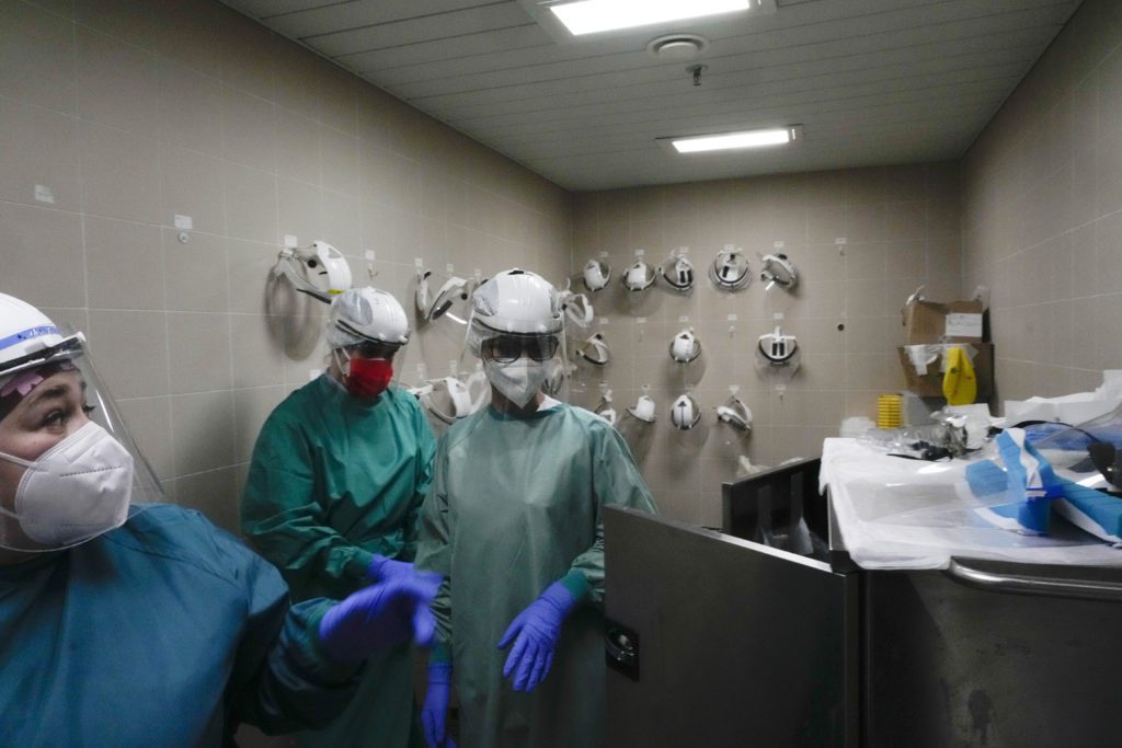 Ιταλία: Ο δείκτης Rt ξανά πάνω από τη μονάδα – Αυξάνονται οι εισαγωγές με κορονοϊό στα νοσοκομεία