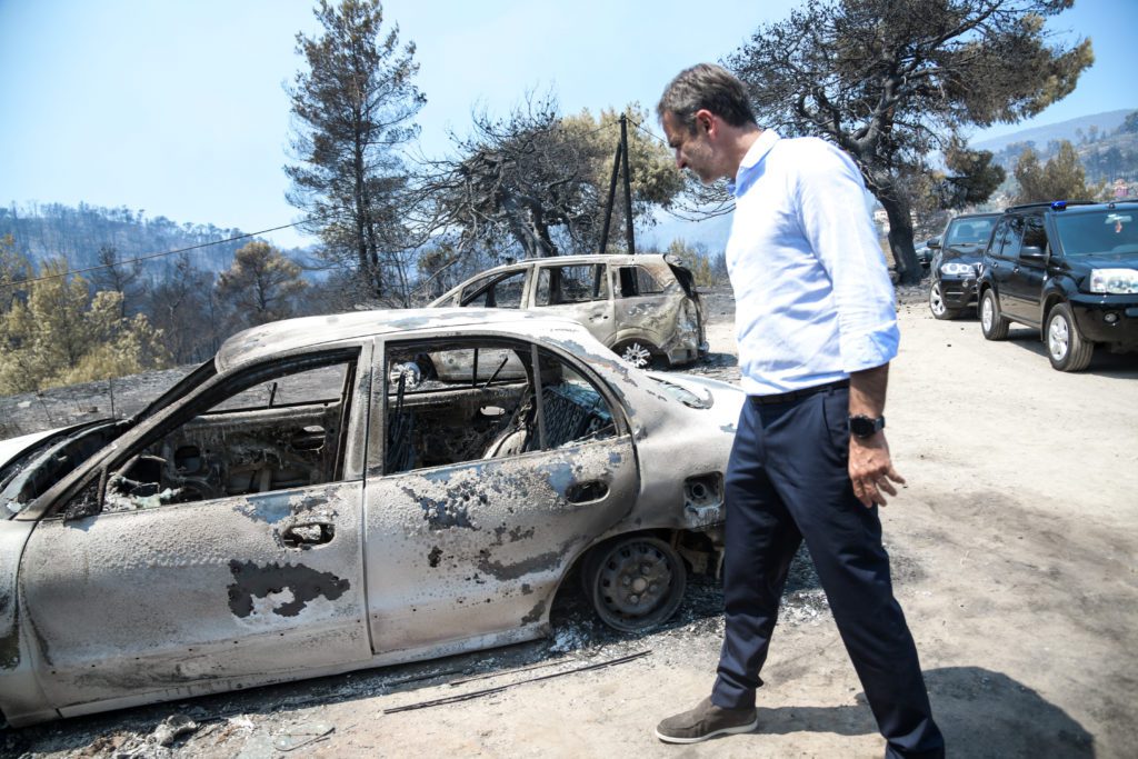 Εκκενώνουν για να μην καούν επικοινωνιακά (Video)