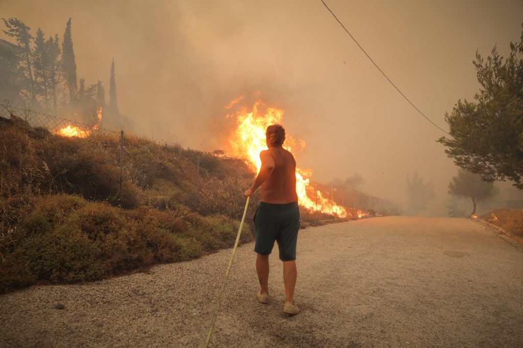 Φωτιά στα Μέγαρα: Αποκαλυπτική φωτογραφία από το Αστεροσκοπείο Αθηνών