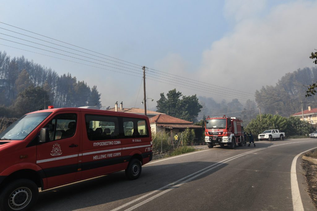 Σε πύρινο κλοιό η χώρα – 141 πυρκαγιές σε ένα τριήμερο