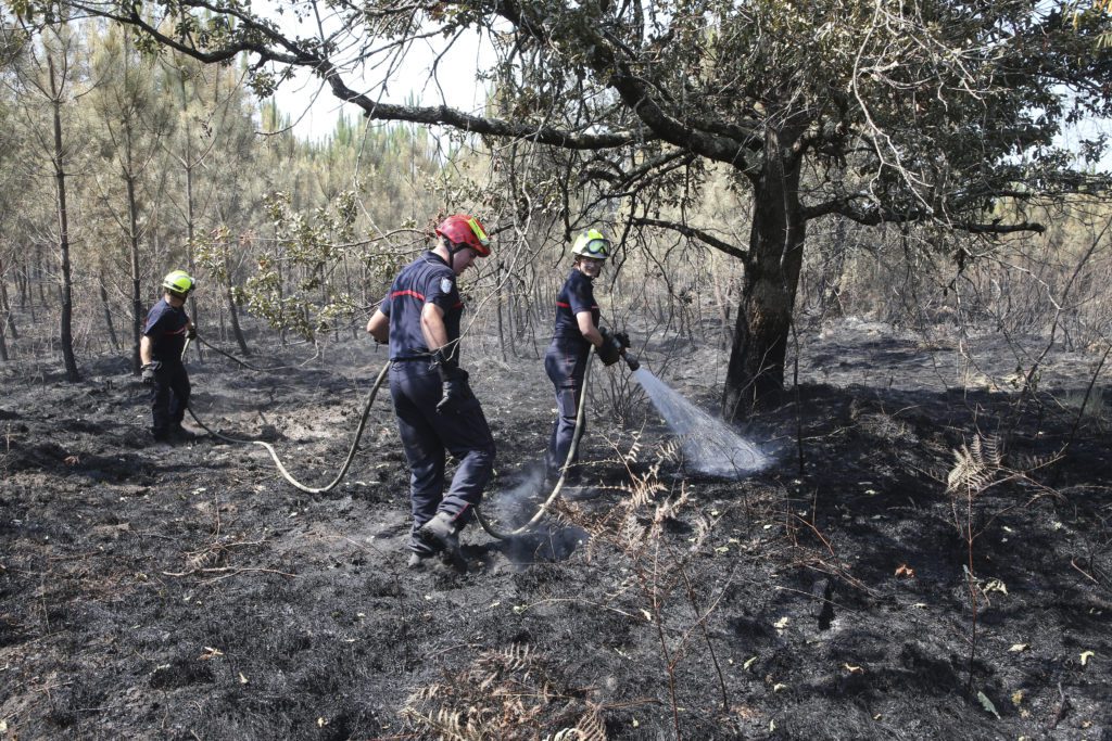 Γαλλία: Οριοθετήθηκε η μεγάλη δασική πυρκαγιά στην Αρντές