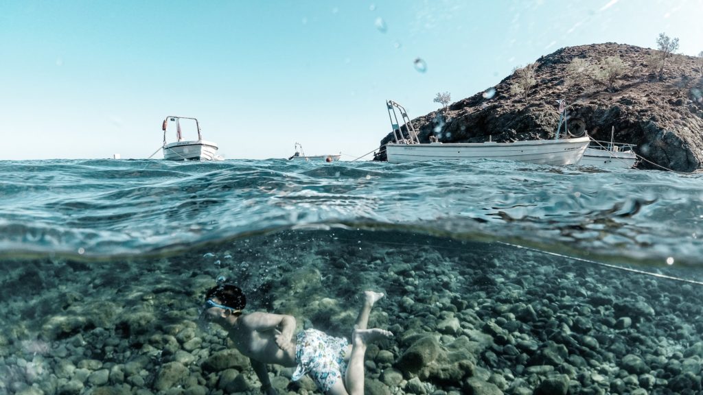 Ιστορίες εκεί που σκάει το κύμα – Παραλία με αλμυρίκια