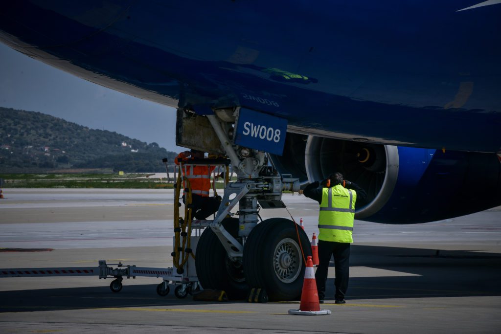 Τραγωδία στο «Ελευθέριος Βενιζέλος»: Εργαζόμενος πέθανε ενώ έκανε εργασίες κάτω από αεροσκάφος