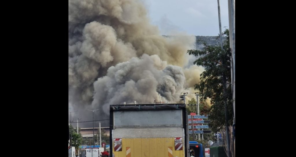 Μεγάλη φωτιά στον Ασπρόπυργο: Συναγερμός στην πυροσβεστική – Μήνυμα από το 112 (Photos-Videos)