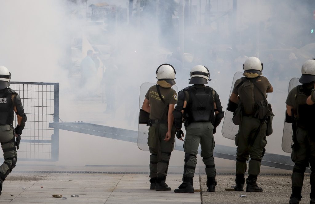 Θεσσαλονίκη: Άγνωστοι πέταξαν μολότοφ έξω από τη ΔΕΘ