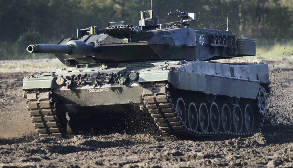 Μπάιντεν: Οι ΗΠΑ στέλνουν 31 άρματα μάχης Abrams στην Ουκρανία