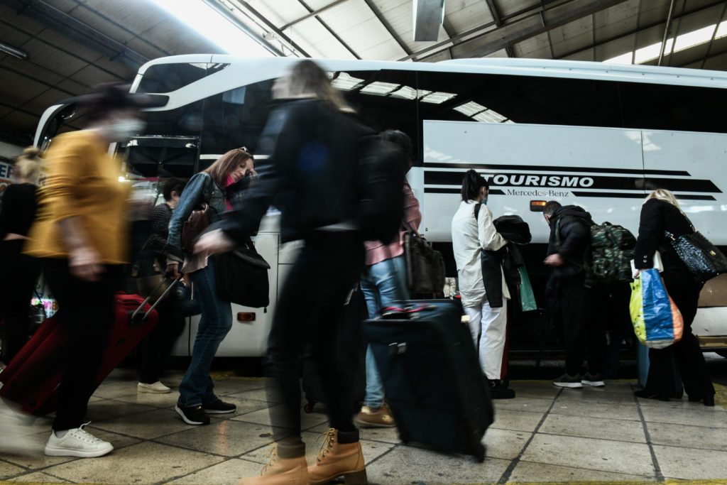 Σε εξέλιξη η έξοδος των εκδρομέων της Καθαράς Δευτέρας – «Στα κόκκινα» Κηφισός και Αττική Οδός