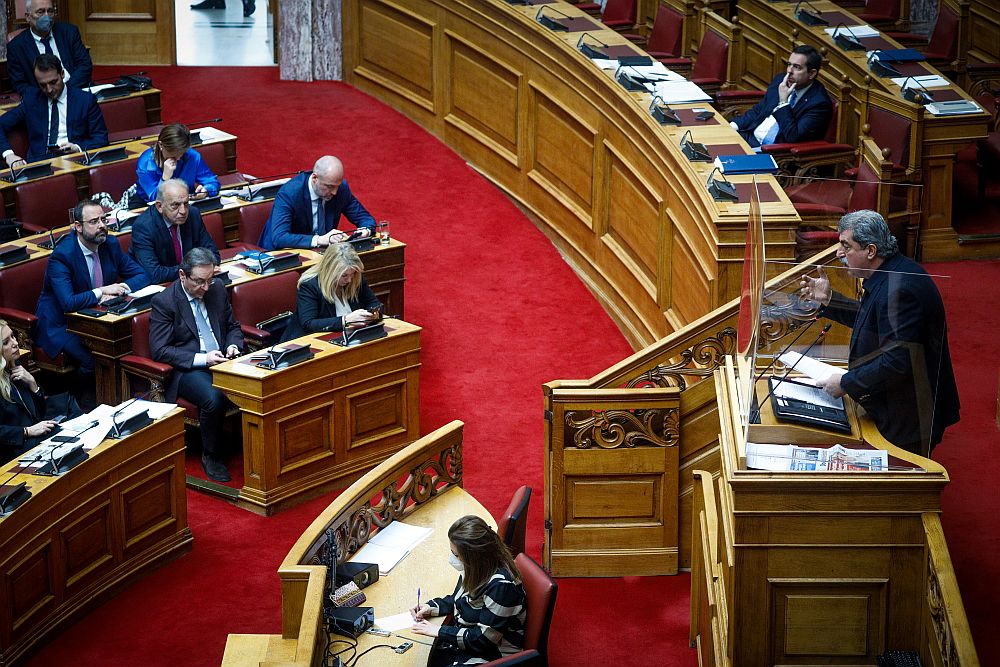 Οι αποκαλύψεις Πολάκη και συζήτηση στη Βουλή μετά τη μήνυση Μαραβέγια (LIVE)