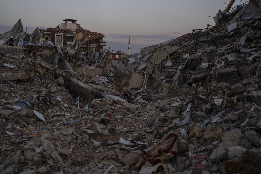 Έκθεση ΟΗΕ για την Τουρκία: Ξεπερνούν τα 100 δισ. δολάρια οι υλικές ζημιές από τους σεισμούς