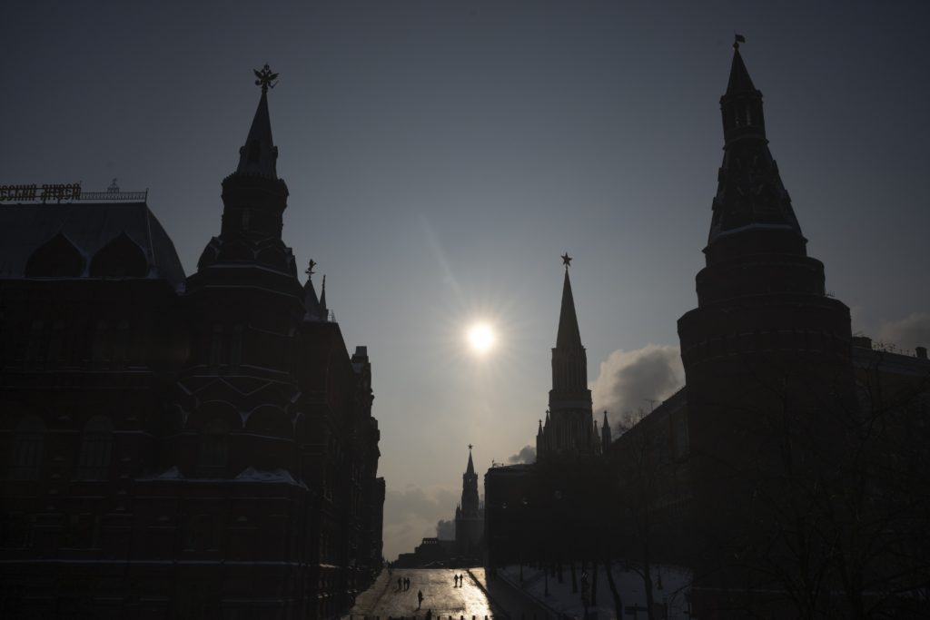 Politico: Ένα χρόνο μετά την έναρξη του πολέμου στην Ουκρανία οι κυρώσεις κατά της Ρωσίας δεν αποδίδουν
