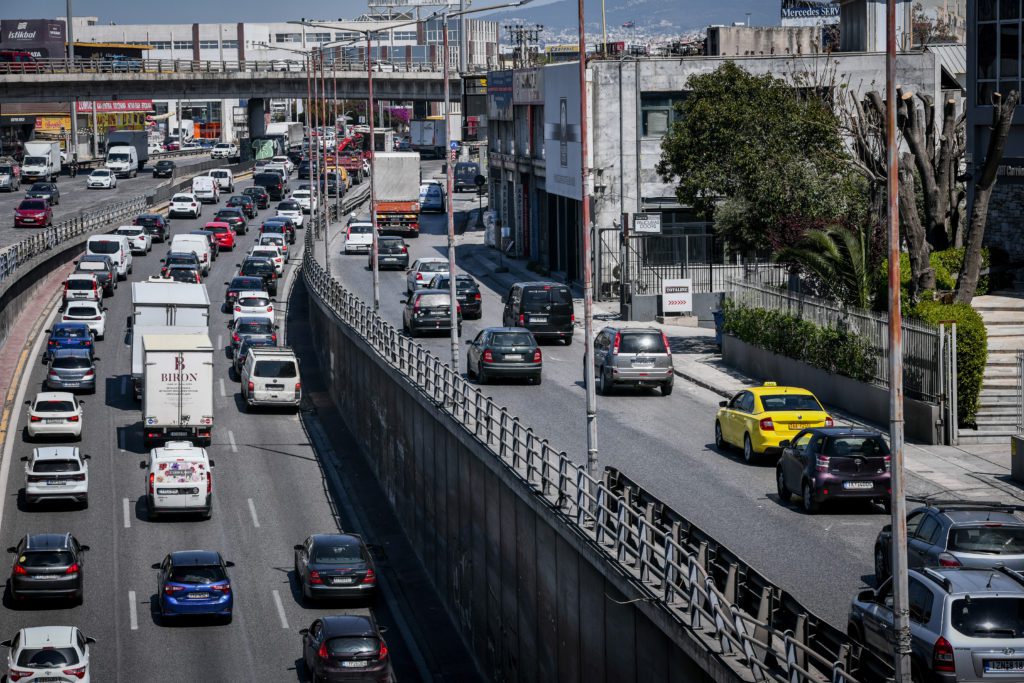 Τροχαίο με 6 τραυματίες στη Μαλακάσα –  Ουρά χιλιομέτρων λόγω της καραμπόλας