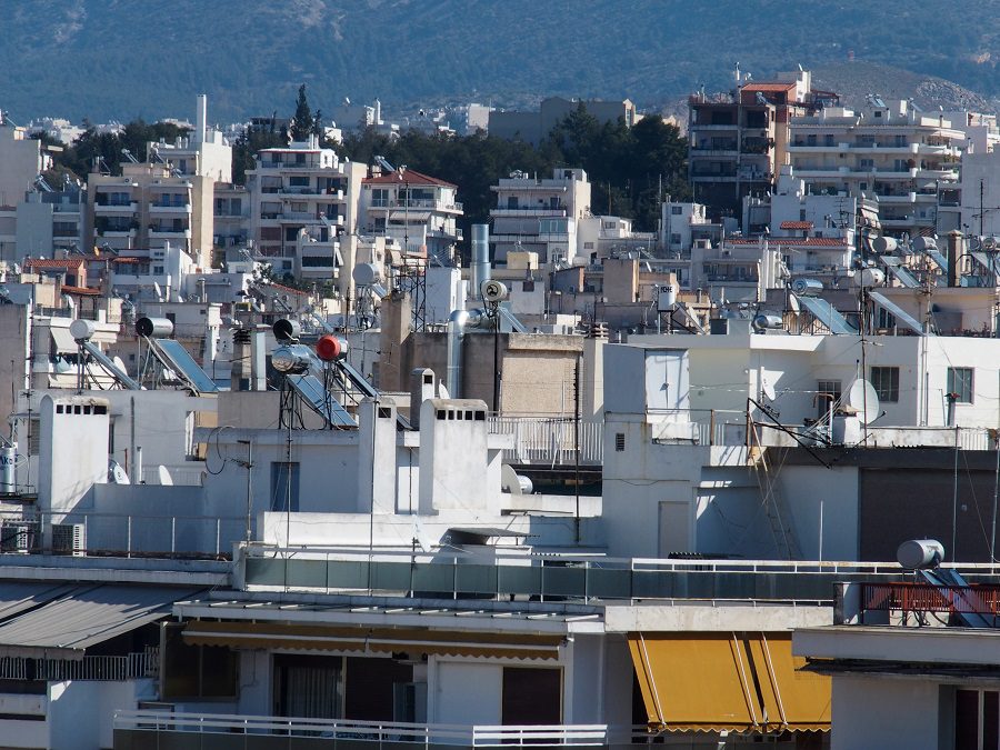 Οι Δικηγορικοί Σύλλογοι ζητούν αναστολή των πλειστηριασμών από funds κατά την προεκλογική περίοδο