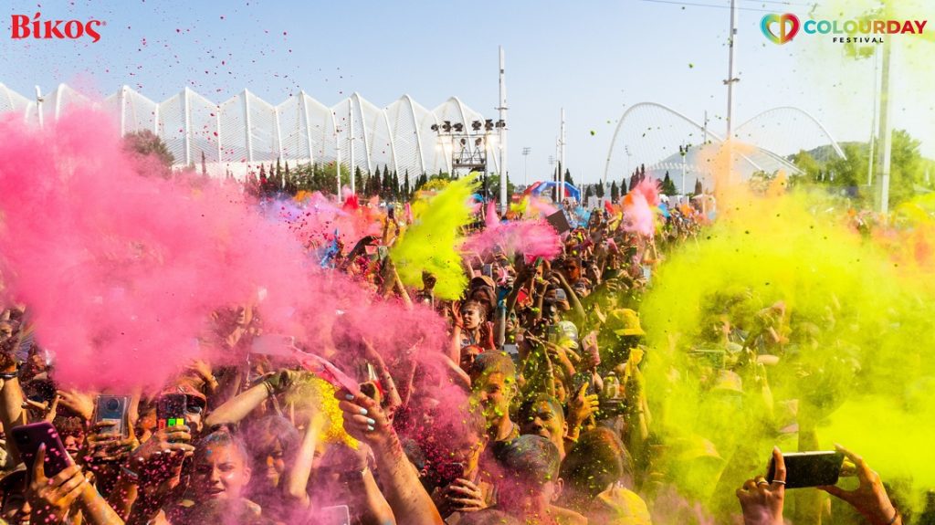 Στο Colourday Festival ξεδιψάμε με Βίκος – Η αγαπημένη γιορτή των χρωμάτων, επιστρέφει και αυτό το καλοκαίρι