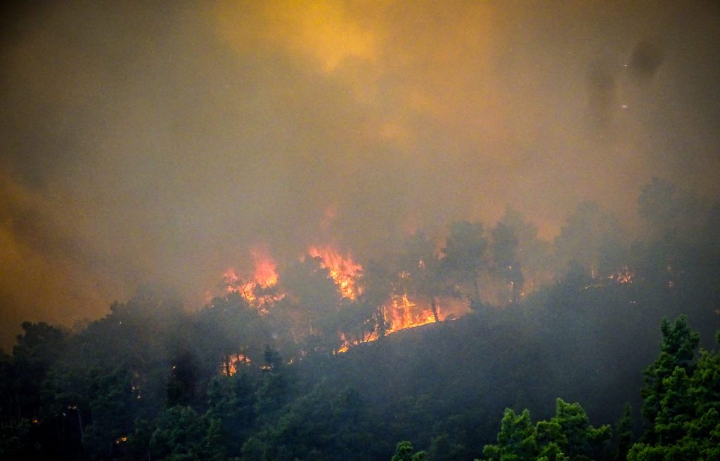 Φωτιά στη Ρόδο: Εντολή για εκκένωση στο χωριό Ασκληπιείο