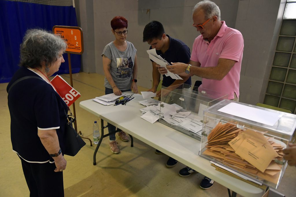 Ισπανία: Το Λαϊκό Κόμμα προηγείται, χωρίς να εξασφαλίζει πλειοψηφία