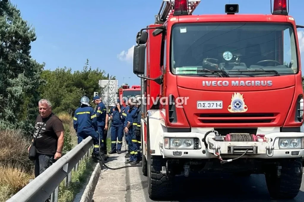 Θεσσαλονίκη: Φωτιά σε εν κινήσει τουριστικό λεωφορείο με επιβάτες