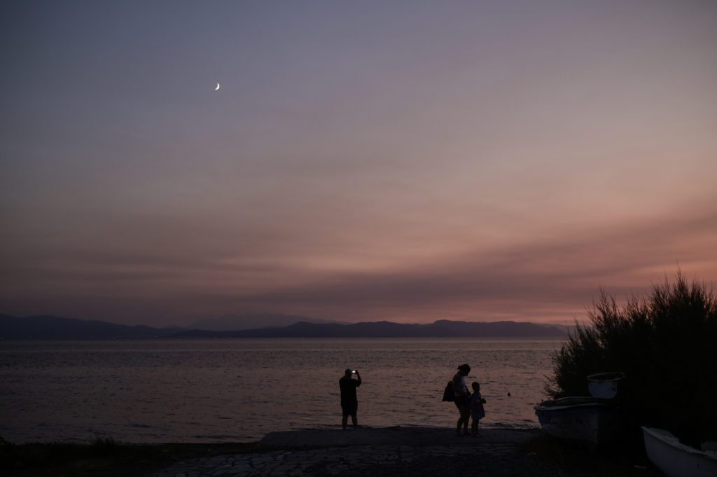 Για δεύτερη μέρα καίει η φωτιά σε δασική έκταση στην περιοχή Φιλιάτες Θεσπρωτίας