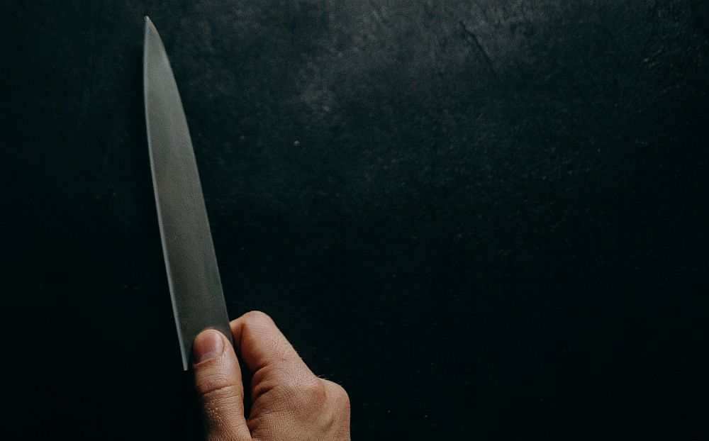 Συναγερμός στη Δραπετσώνα: 34χρονος τραυμάτισε με μαχαίρι τον θείο του – Αναζητείται ο δράστης