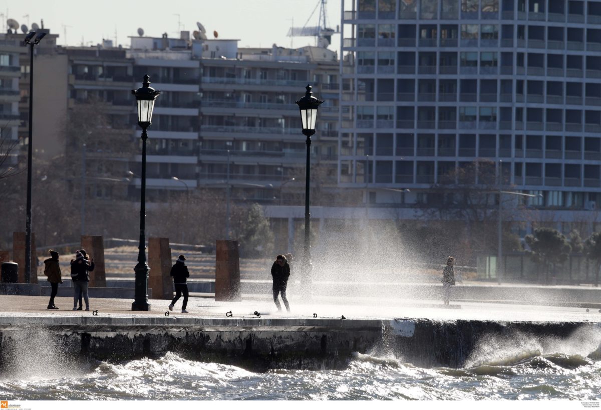 Tragedy in Thessaloniki: 80-year-old driver dead – He fell into Thermaikos with his car
 – 2024-02-17 13:00:14