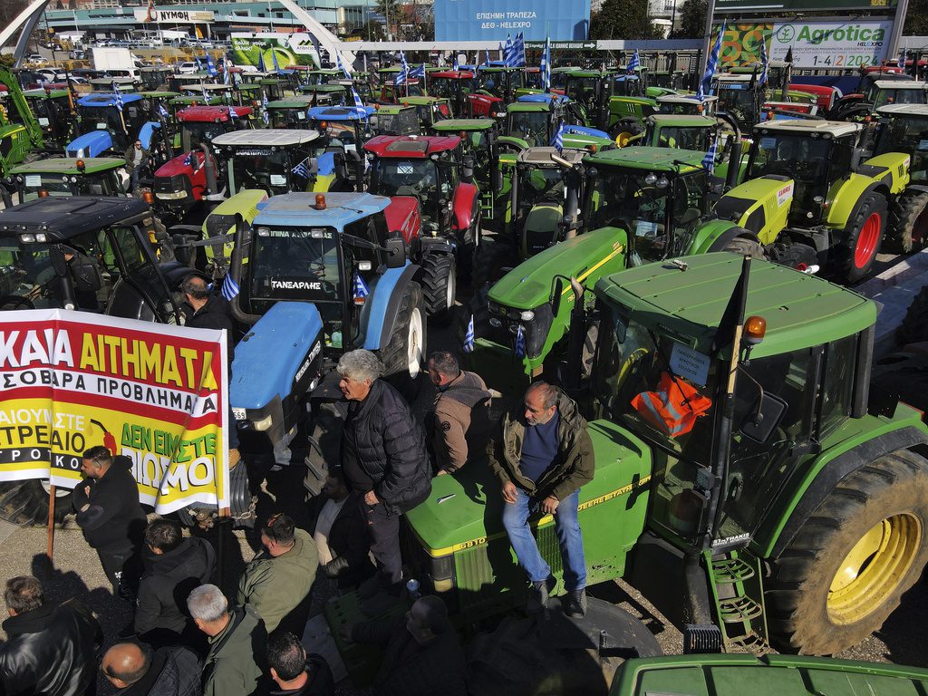 Κυβέρνηση για αγρότες: «Έχουν εξαντληθεί τα δημοσιονομικά περιθώρια» – Τα τρακτέρ κατεβαίνουν στην Αθήνα