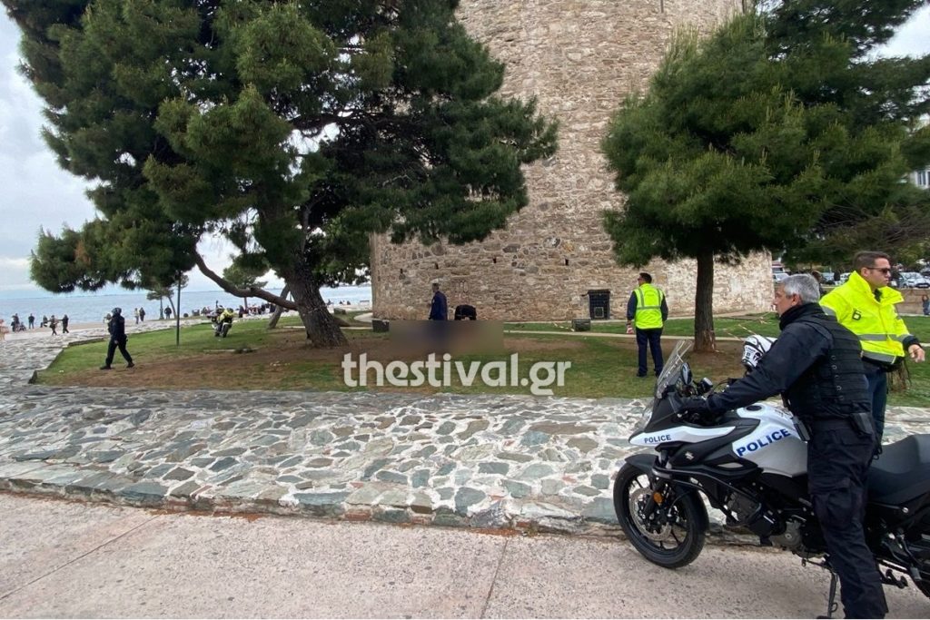 Συναγερμός στη Θεσσαλονίκη: Άνδρας έπεσε στο κενό από τον Λευκό Πύργο και σκοτώθηκε (Photo – Video)