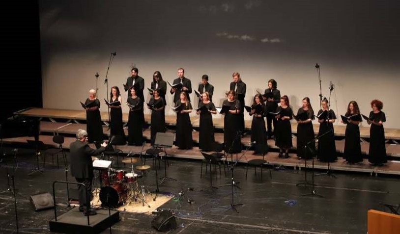 LAISSEZ VIBRER II & 22 ΧΡΟΝΙΑ «ATHENS CHOIR ENSEMBLE»: Διπλή Επετειακή Συναυλία με έργα των Στ. Ζουλιάτη – Π. Τσίτσικα (τάξη Δ. Καραβέλη) και εορτασμός για το νέο CD του Α.Χ.Σ