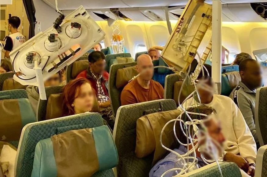 Singapore Airlines: Πώς το Boeing έχασε 6.000 πόδια μέσα σε λίγα λεπτά – Βίντεο από τις σοκαριστικές αναταράξεις