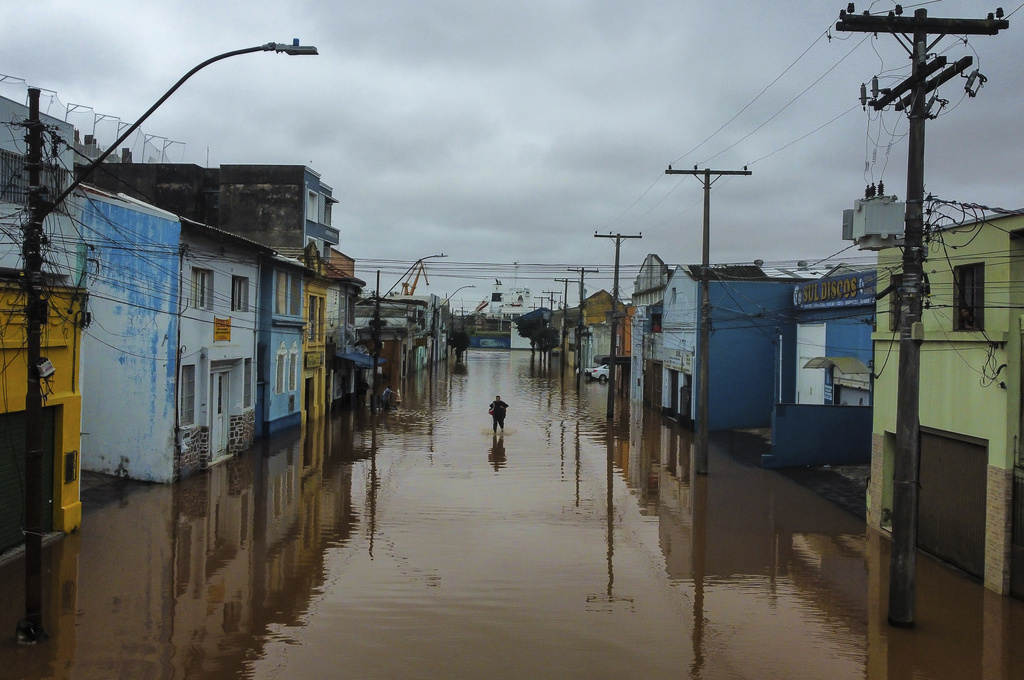 Brazil: At least 56 dead and 67 missing from torrential rains
 – 2024-05-05 23:13:01