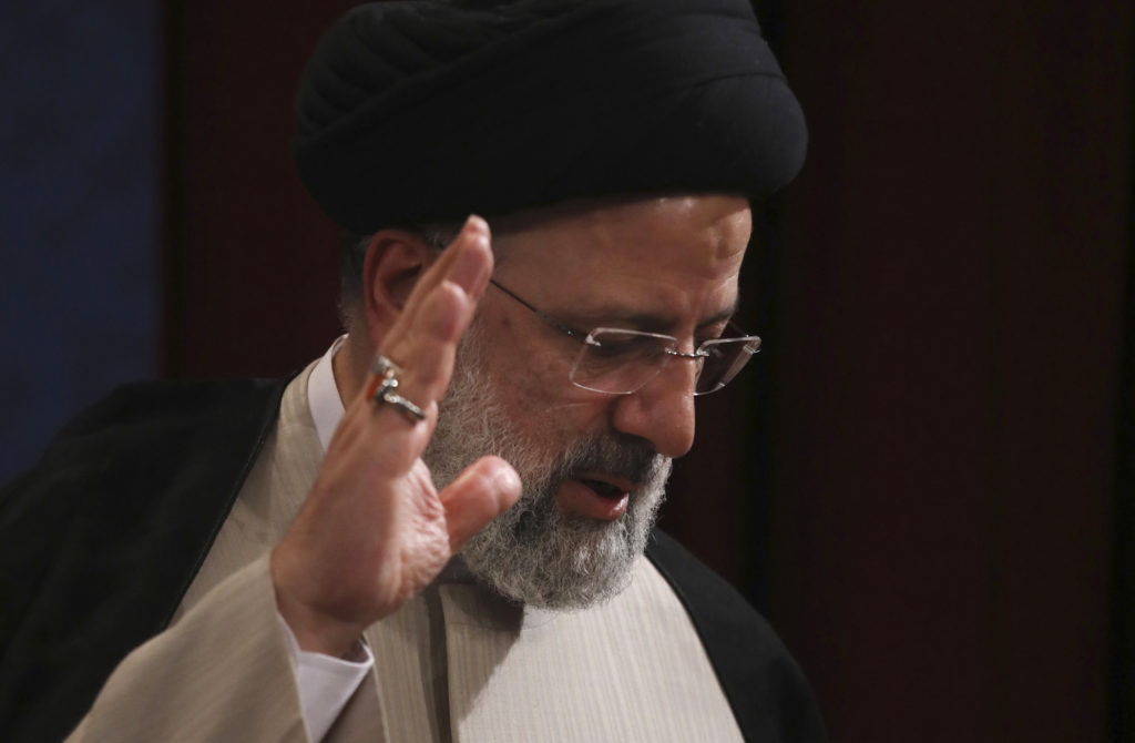 Το Ιράν αντιμέτωπο με εσωτερική πολιτική κρίση μετά τον θάνατο Ραϊσί – Τα σενάρια