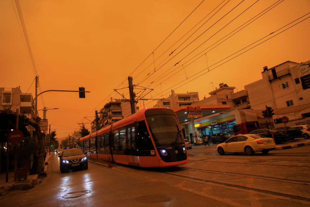 Αφρικανική σκόνη: Τα συμπτώματα και τα μέτρα προστασίας – Τι πρέπει να προσέξετε