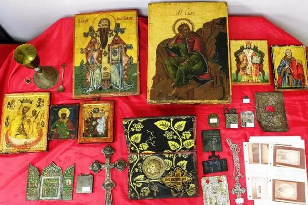 Thessaloniki: Arrested antiquarians with icons of Saints and historical cash
 – 2024-05-19 19:15:31