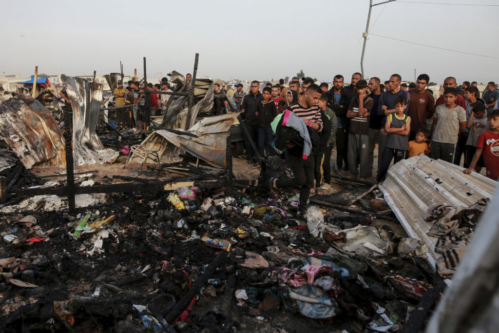 Γάζα: Αποτροπιασμός και διεθνείς αντιδράσεις για το ισραηλινό πλήγμα στην Ράφα – Τουλάχιστον 40 άμαχοι νεκροί