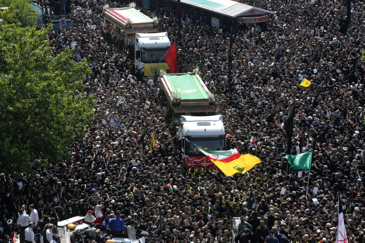 Iran: Flooding on the funeral procession of Ebrahim Raisi – His burial on Thursday (Pictures)
 – 2024-05-22 23:26:12