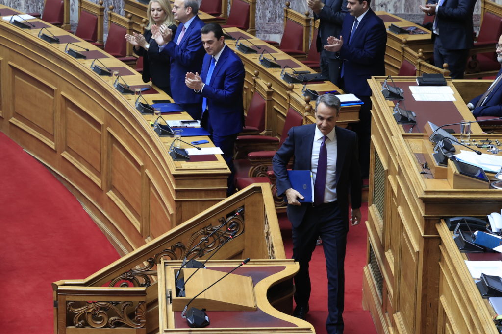 LIVE: «Μετωπική» στη Βουλή για ακρίβεια και αισχροκέρδεια – Προεκλογικό «debate» για τους πολιτικούς αρχηγούς
