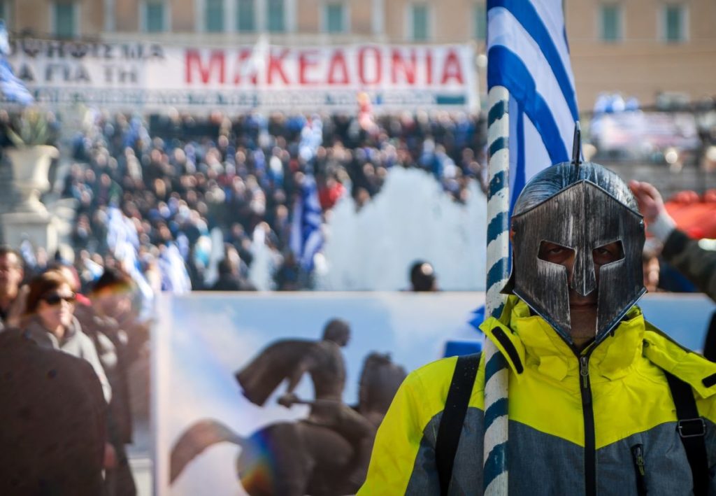 Ξαναβγαίνουν οι περικεφαλαίες για τις Πρέσπες και ο Δένδιας πρέπει να εξηγήσει το ρόλο της Ενωσης Αποστράτων