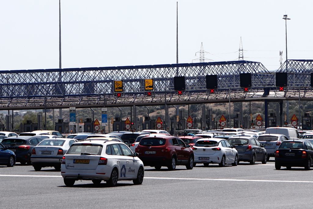 ΣΥΡΙΖΑ: Πρώτη φορά ανήμερα εκλογών η διέλευση από τα διόδια δεν είναι ελεύθερη