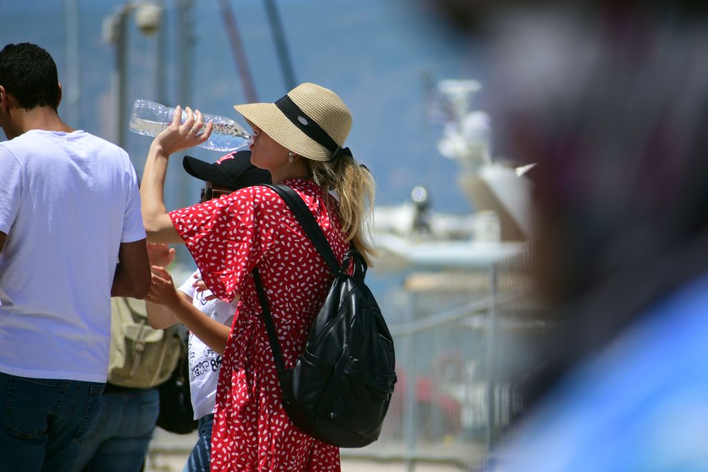 Καιρός: Από τα 40άρια στα μελτέμια και… ξανά στον καύσωνα – Με τι καιρό θα πάμε στις κάλπες (LIVE)