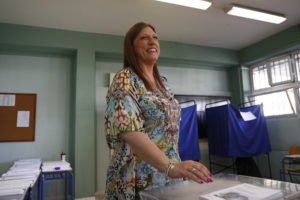 Το εκλογικό της δικαίωμα άσκησε η πρόεδρος της Πλεύσης Ελευθερίας, Ζωή Κωνσταντοπούλου