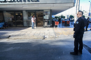 Πειραιάς: Πυροβολισμοί με ένα νεκρό μέσα σε σούπερ μάρκετ &#8211; Μια σύλληψη (Photos)
