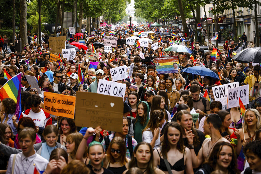 Γαλλία: Κατά της ομοφοβίας, του ρατσισμού και της ακροδεξιάς το σημερινό Paris Pride