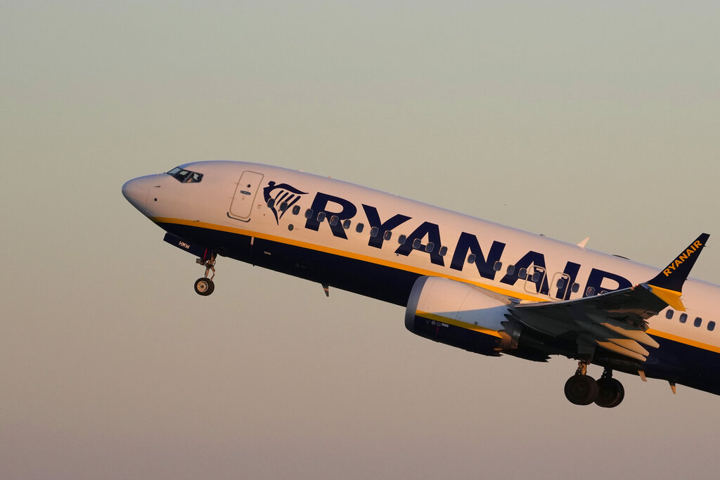 Συναγερμός για βόμβα σε πτήση της Ryanair – Έκλεισε προσωρινά το αεροδρόμιο της Ίμπιζα