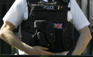 Βρετανία: Αστυνομικός τιμωρήθηκε επειδή έπεσε επάνω σε μια αγελάδα με το υπηρεσιακό όχημά του
