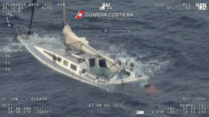 Ιταλία: 65 πρόσφυγες αγνοούνται μετά από ναυάγιο ανοικτά της Καλαβρίας &#8211; Τουλάχιστον 26 παιδιά