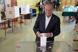 Ευρωεκλογές 2024 &#8211; Πολωνία: Συμμετοχή μόλις 40% &#8211; Αγώνας του Ντόναλντ Τουσκ για την πρώτη θέση