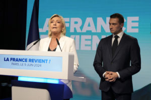 Γαλλία- εκλογές: Η ακροδεξιά της Λεπέν αλλάζει «αθόρυβα» τις θέσεις της για Ρωσία και ΝΑΤΟ
